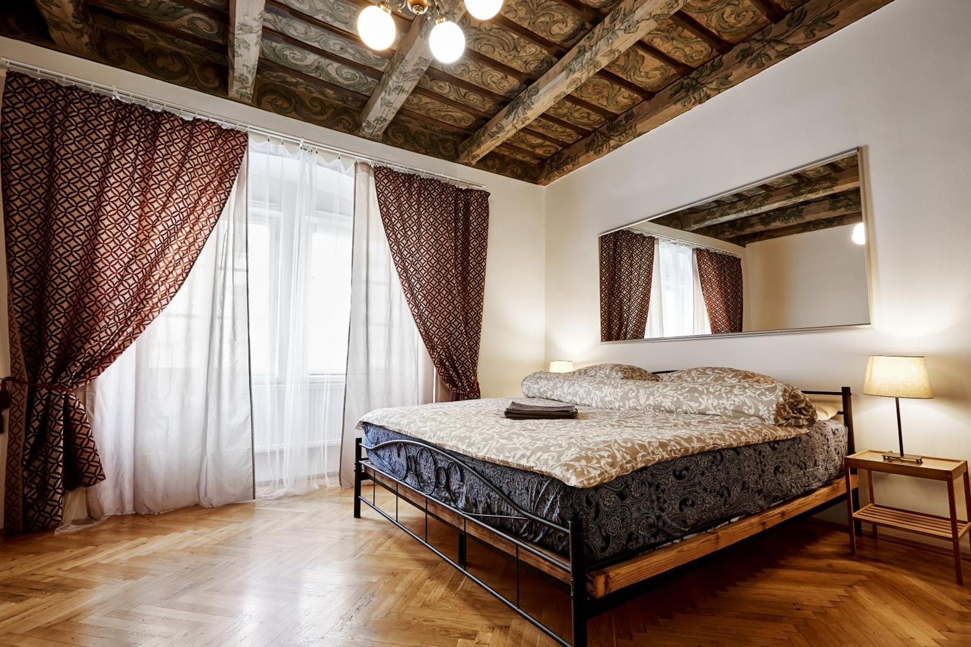 At The Blue Lion & Parking Assistance Apartment Praha Bagian luar foto