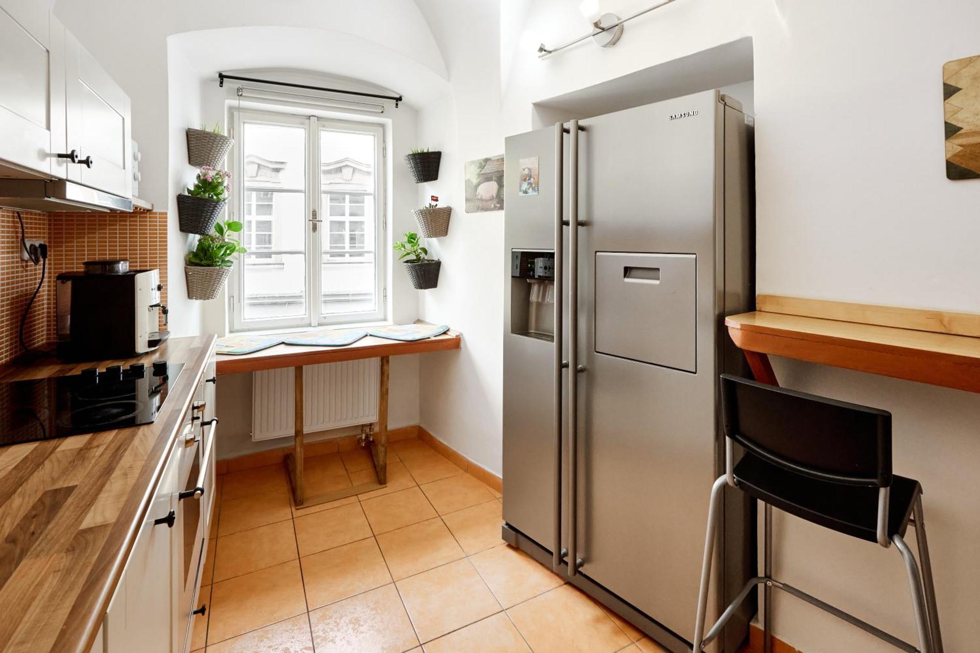 At The Blue Lion & Parking Assistance Apartment Praha Bagian luar foto