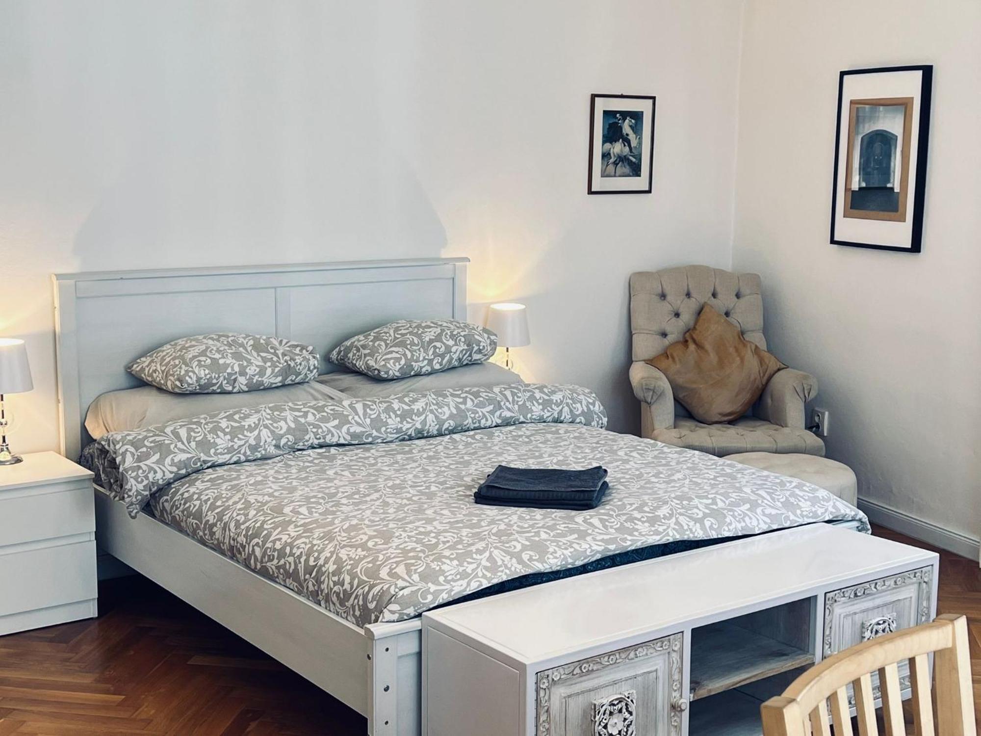 At The Blue Lion & Parking Assistance Apartment Praha Bagian luar foto