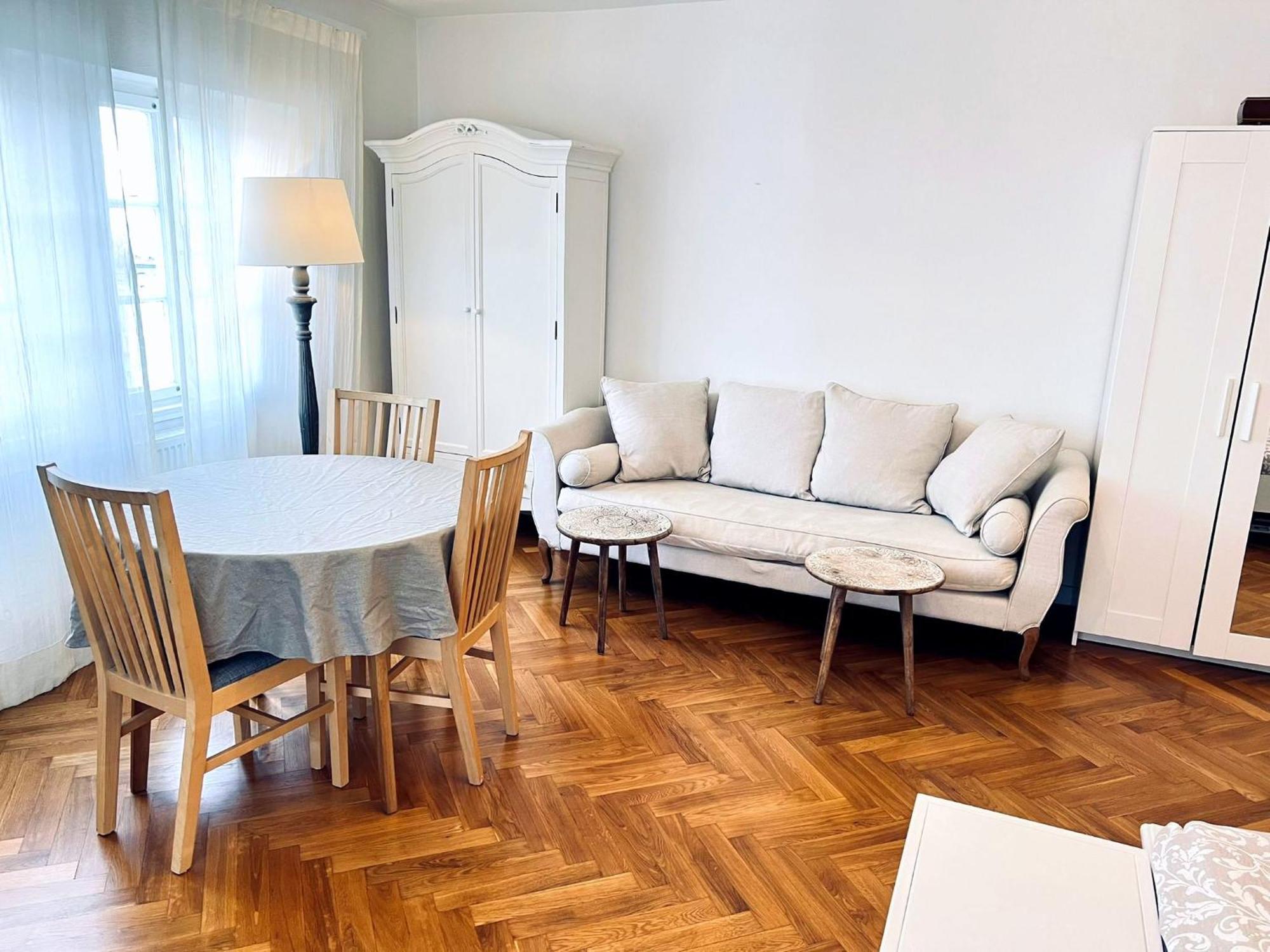 At The Blue Lion & Parking Assistance Apartment Praha Bagian luar foto