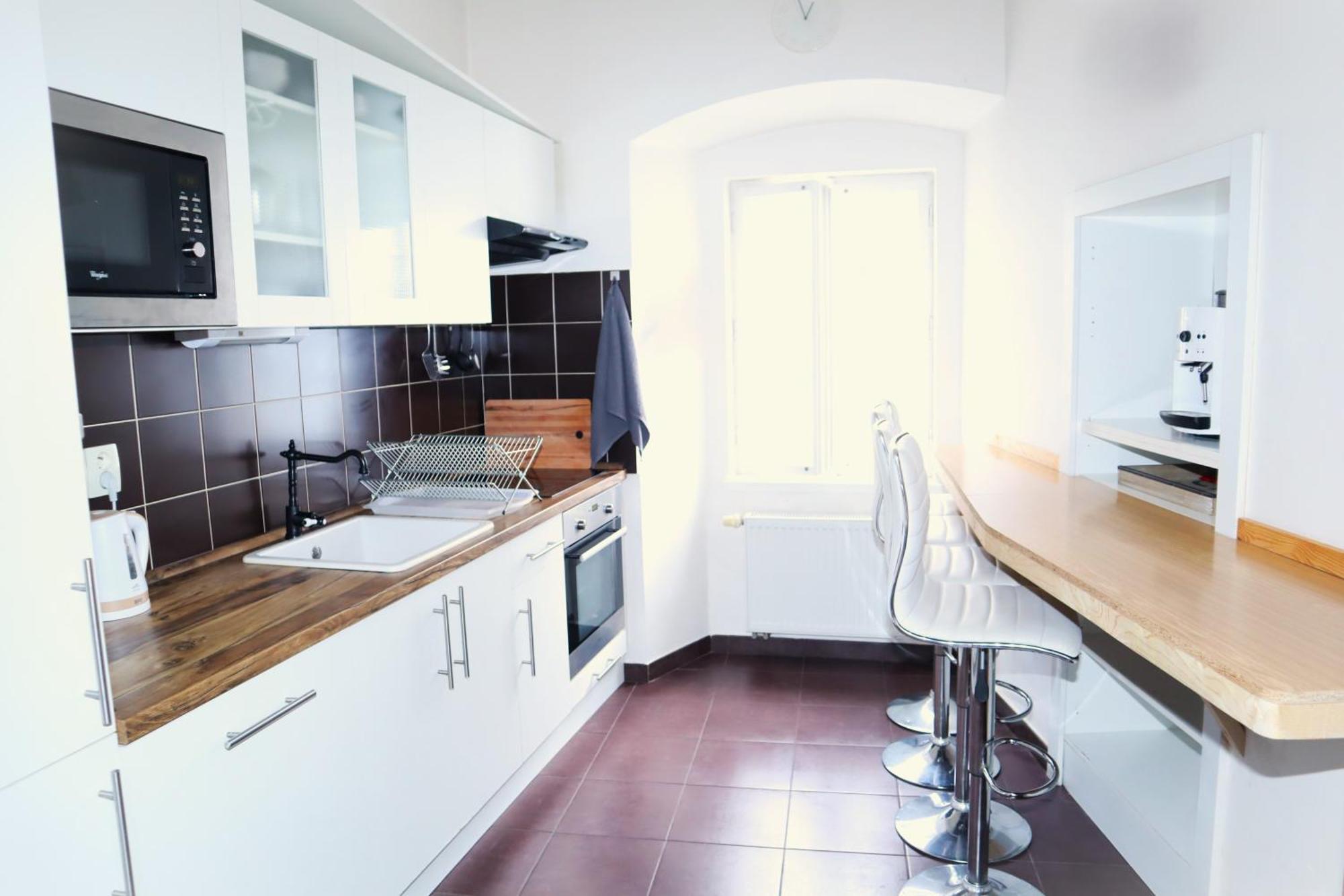 At The Blue Lion & Parking Assistance Apartment Praha Bagian luar foto
